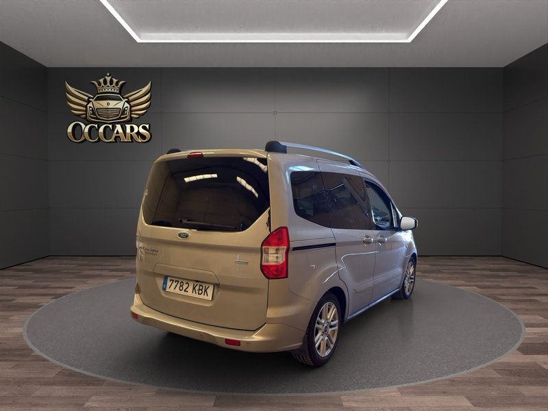 Ford Transit Courier 2017, foto 8