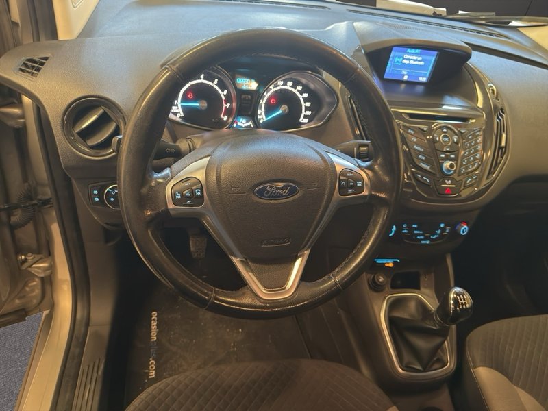Ford Transit Courier 2017, foto 10