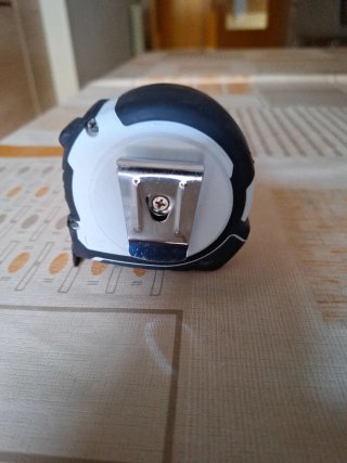 Cinta métrica Komelon 8m x 25mm LED