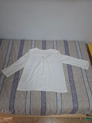 Camiseta Blanca con Detalle de Encaje