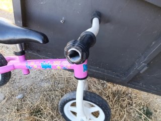 Bicicleta sin pedales rosa