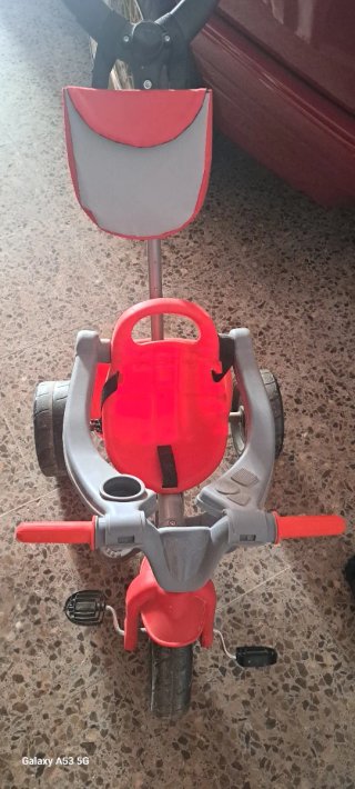 Triciclo Infantil Rojo y Gris