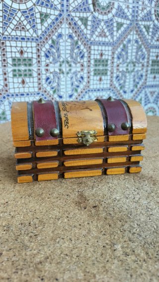 Cajita Joyero de Madera Estilo Cofre