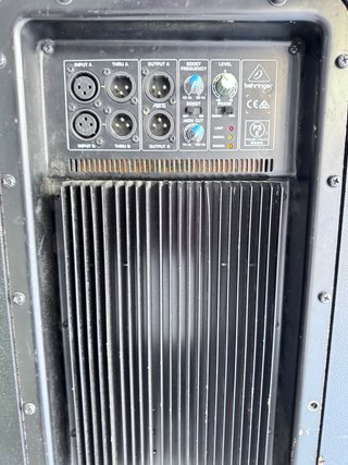 Subwoofer Activo Behringer B1500XP 15