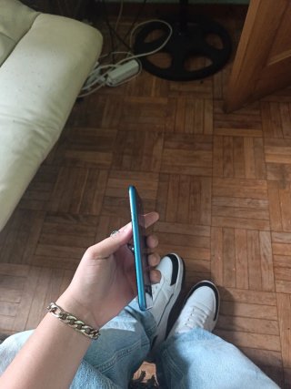Teléfono LG Verde Nuevo Sin Usar
