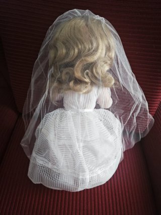 Muñeca de Comunión con Vestido Blanco de Gesmar