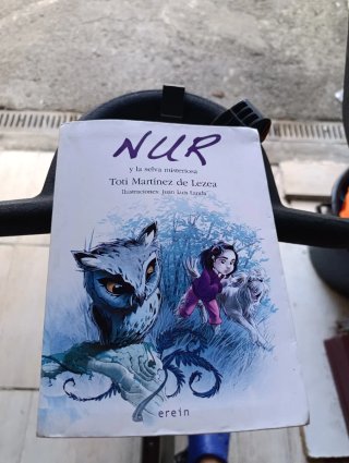 Nur y la selva misteriosa