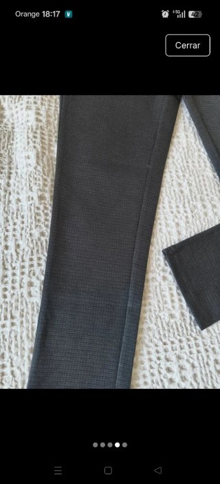 Pantalón Sfera gris con cremalleras doradas