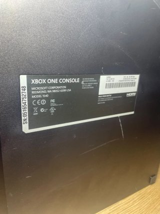 Xbox One con 2 Mandos y Juego
