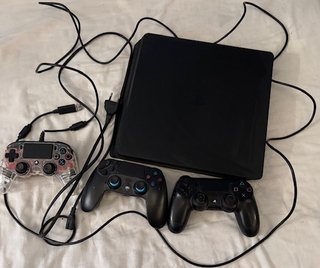 PS4 500GB Negra + 3 Mandos
