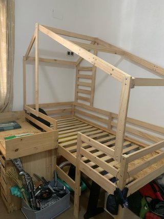 Cama infantil de madera
