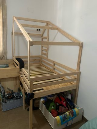 Cama infantil de madera