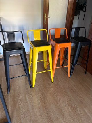 Mesa alta estilo industrial + 4 taburetes metalico