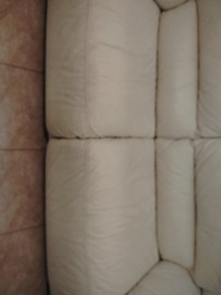 2 Sofás de Piel Beige. Precio negociable
