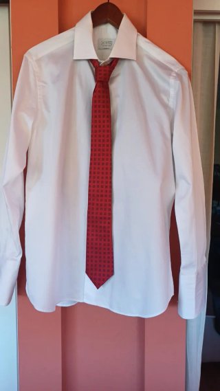 Chaqué Completo con chaleco, camisa y corbata roja