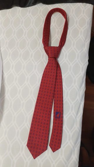 Chaqué Completo con chaleco, camisa y corbata roja