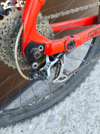Bicicleta de Montaña Focus Roja