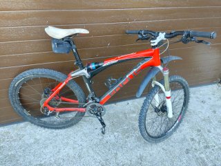 Bicicleta de Montaña Focus Roja