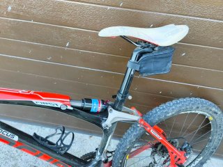 Bicicleta de Montaña Focus Roja