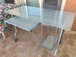Mesa escritorio cristal y metal