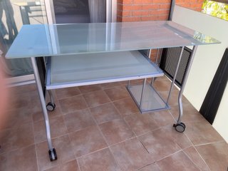Mesa escritorio cristal y metal