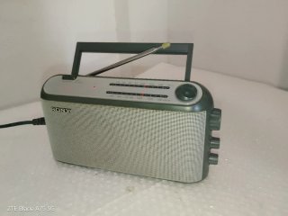 Radio Sony ICF-703 AM/FM.