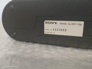 Radio Sony ICF-703 AM/FM.