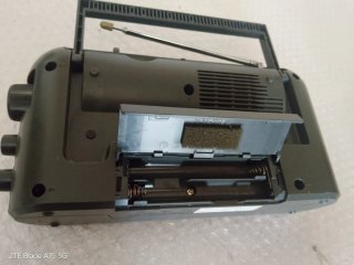 Radio Sony ICF-703 AM/FM.