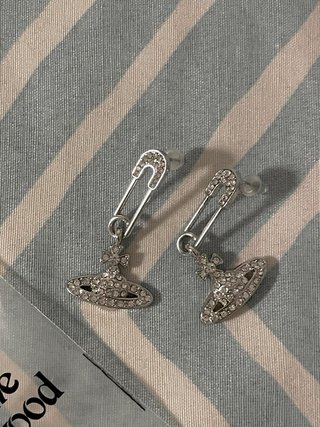 Pendientes Saturno Pin