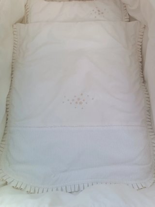 Mini cuna con dosel