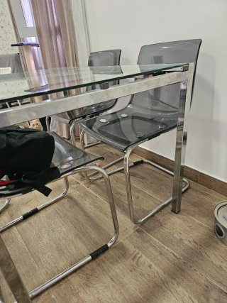 Mesa Comedor Cristal IKEA GLIVARP + 4 Sillas