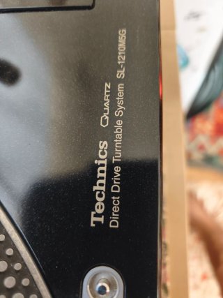 Giradiscos Technics SL-1210 M5G