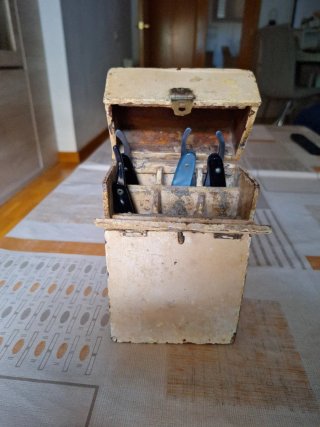 Caja 9 Navajas Afeitar Madera Beige