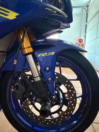 YAMAHA R3