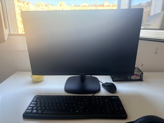 Pantalla Philips, Teclado y Ratón Logitech
