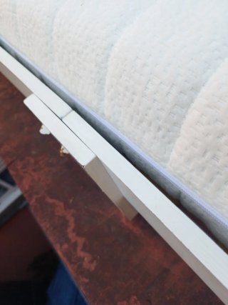 Cama de transición infantil blanca