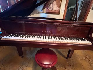 Piano de Cola Yamaha G1 Japonés. Excelente estado.