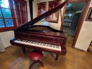 Piano de Cola Yamaha G1 Japonés. Excelente estado.