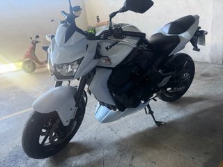 Kawasaki Z750
