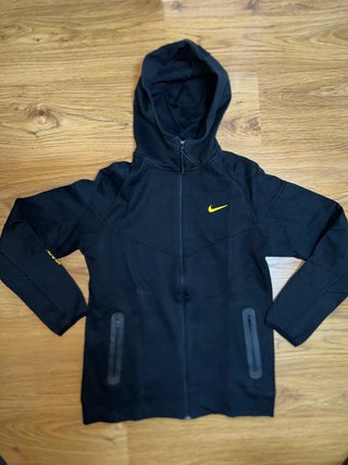 Sudadera Nike Tech Fleece Negra y Amarilla