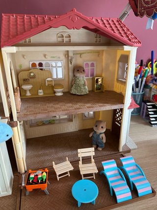 Casa Sylvanian Families con accesorios