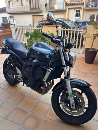 Yamaha FZ6 Negra