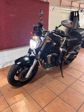 Yamaha FZ6 Negra