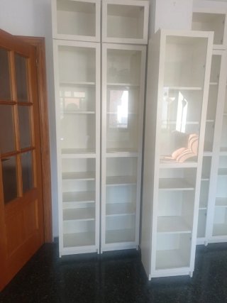 5 Estanterías Billy Oxberg con Puertas de Vidrio