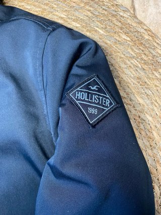 Abrigo Negro Hollister