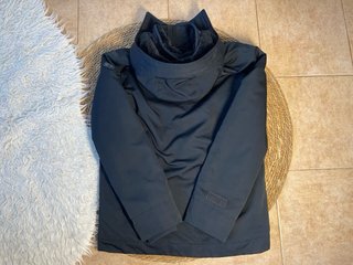 Abrigo Negro Hollister