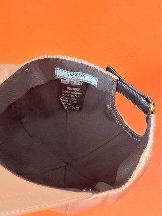 Prada Gorra de Nylon Beige