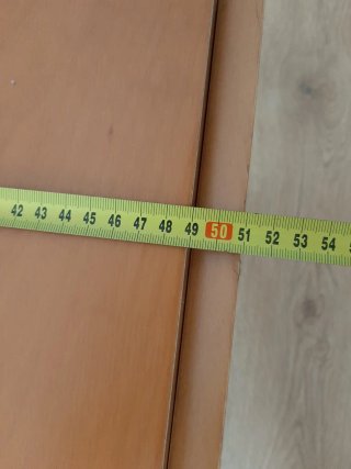 Mesilla y dos cajoneras de madera