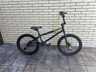 Bicicleta BMX Negra