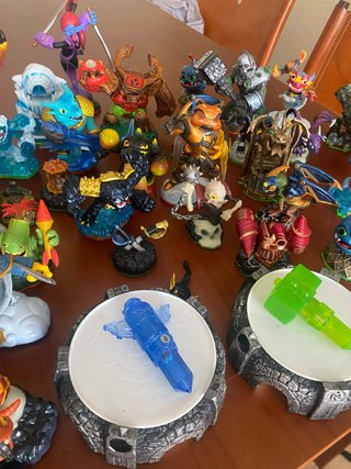 SKYLANDERS COLECCION DE FIGURAS. Escucho ofertas
